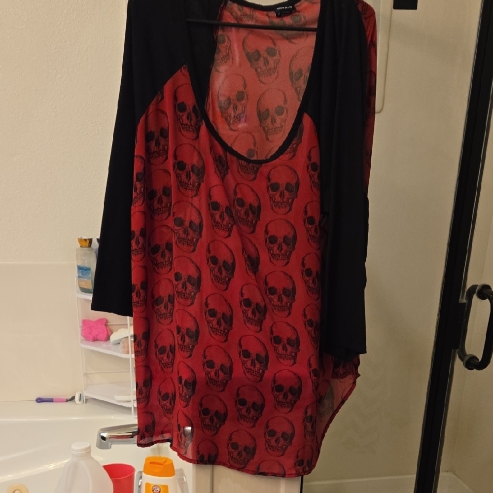Cool Skull Raglan Top, Like New